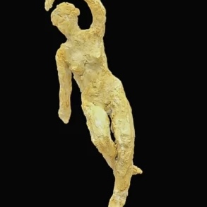 statue
