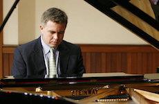 USA professor, Robert Holm on Piano