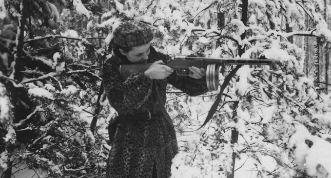 Faye-with-Rifle